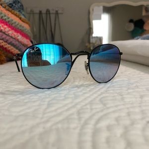 Round black metal frame with blue mirror lenses- Authentic Rayban sunglasses